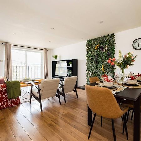 Wild Roses Service Apartments - East India London Exterior photo