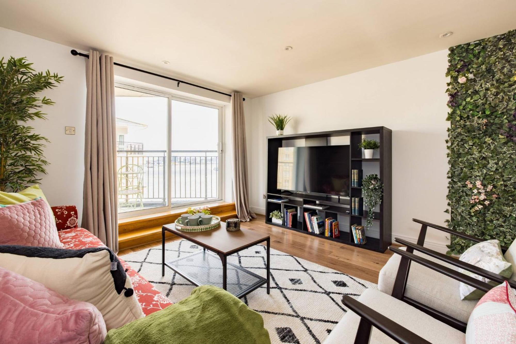 Wild Roses Service Apartments - East India London Exterior photo